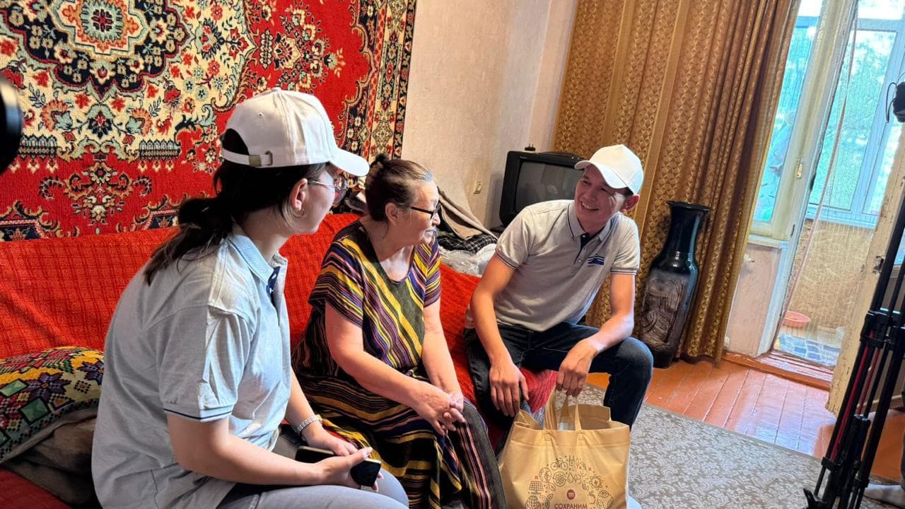 Фотография волонтёров Алматинской области